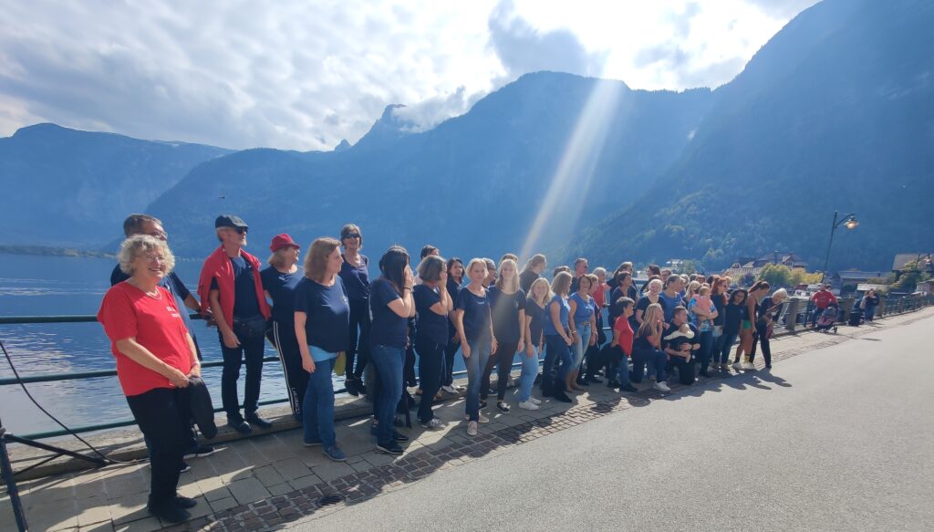 Hallstatt-in-Line-Dance Public Dancing